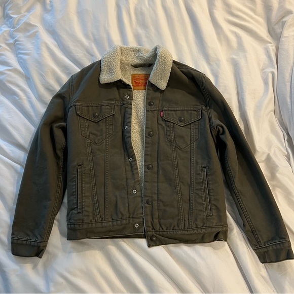 Men’s Medium Levi's Green Sherpa Lined Jacket - Picture 1 of 5